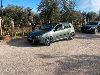 Usata VW Golf IV 105 CV (77 kW) 2003 Grigio Berlina