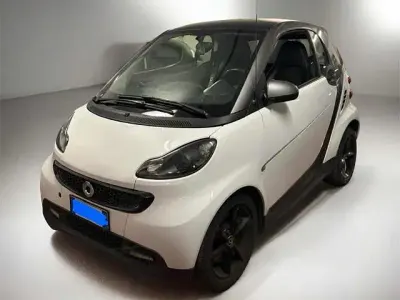 Usata Smart ForTwo Coupé Pulse 71 CV (52 kW) 2014 Bianco pastello Coupé