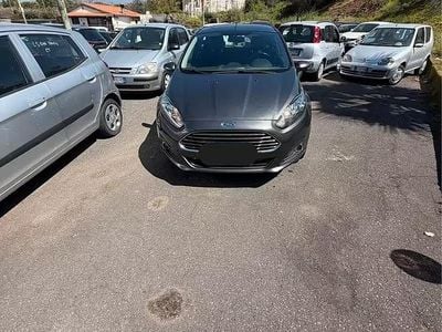 Usata Ford Fiesta Titanium 60 CV (44 kW) 2015 Grigio Berlina