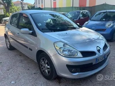 Usata Renault Clio II 65 CV (47 kW) 2008 Grigio Berlina