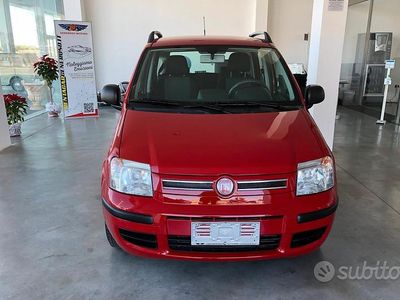 Usata Fiat Panda Dynamic 69 CV (50 kW) 2011 Rosso Utilitaria