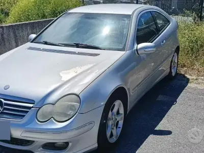 Usata Mercedes C200 Classic 122 CV (89 kW) 2004 Grigio Coupé
