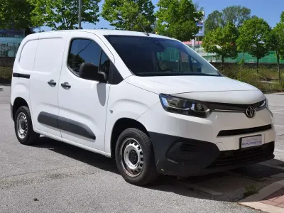 Usata Toyota Proace City City 76 CV (55 kW) 2021 Bianco Monovolume