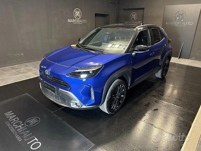 Usata Toyota Yaris Cross 92 CV (67 kW) 2023 Bicolore blu/nero SUV