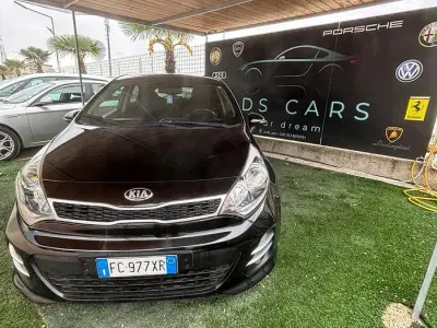 Usata Kia Rio 90 CV (66 kW) 2016 Nero Utilitaria