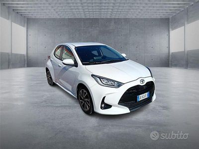 Usata Toyota Yaris Trend 72 CV (52 kW) 2022 Vari colori Berlina