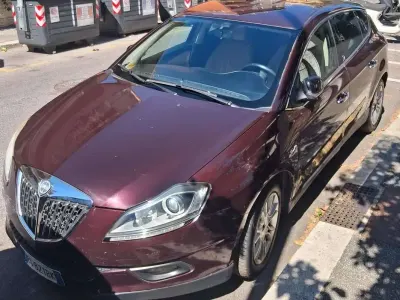 Usata Lancia Delta S 140 CV (102 kW) 2011 Rosso Utilitaria