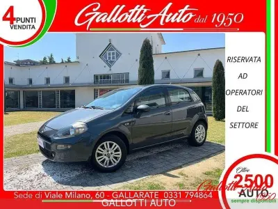 Usata Fiat Punto Lounge 69 CV (50 kW) 2015 Utilitaria