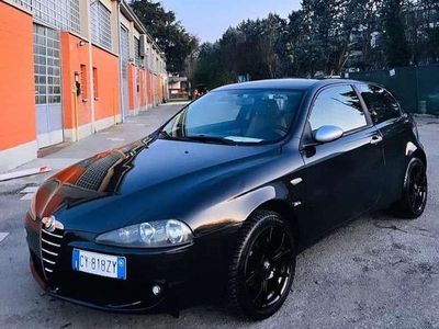 Usata Alfa Romeo 147 Distinctive 120 CV (88 kW) 2006 Nero Utilitaria
