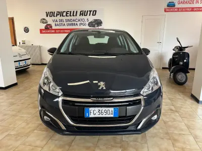 Usata Peugeot 208 81 CV (59 kW) 2017 Blu Utilitaria