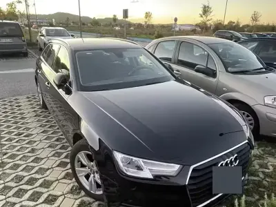 Usado Audi A4 Business 122 CV (89 kW) 2018 Negro Familiar