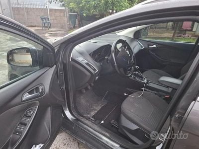 Begagnad Ford Focus 2016 Grå Kombi