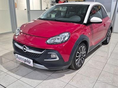 Usata Opel Adam Glam 70 CV (51 kW) 2015 Rosso Utilitaria