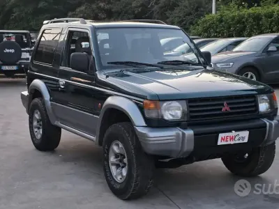 Usata Mitsubishi Pajero 100 CV (73 kW) 1996 Verde SUV