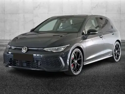 Usata VW Golf VIII GTI 265 CV (194 kW) 2025 Grigio Berlina