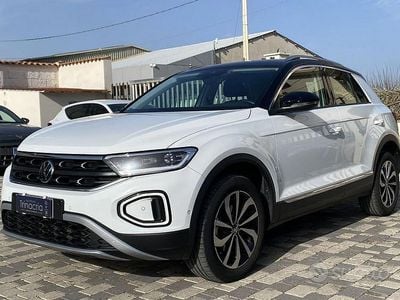 Usata VW T-Roc Style 110 CV (80 kW) 2023 Nero SUV