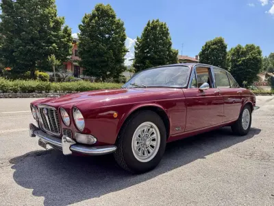 Usata Jaguar XJ6 186 CV (136 kW) 1972 Rosso Berlina