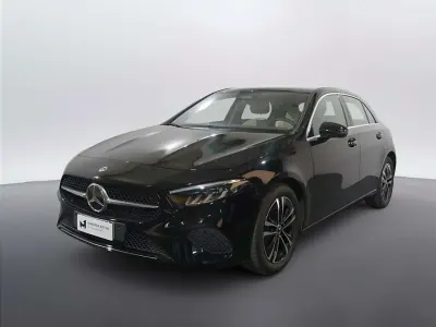 Gebraucht Mercedes A180 AMG Line Premium Plus 116 PS (85 kW) 2023 Schwarz Limousine