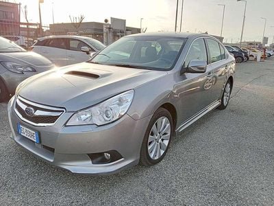 Argento Usata 2011 Subaru Legacy Trend Berlina | 5900 €