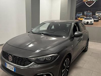 Usata Fiat Tipo 120 CV (88 kW) 2017 Grigio Berlina
