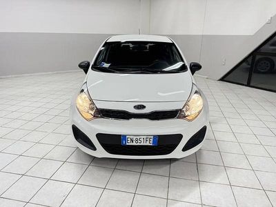 Usata Kia Rio EX 86 CV (63 kW) 2012 Bianco Berlina