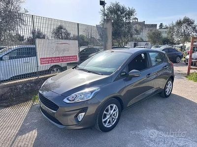 Usata Ford Fiesta 85 CV (62 kW) 2018 Grigio Utilitaria