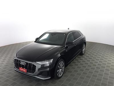 Usata Audi Q8 Comfort 286 CV (210 kW) 2021 Nero intenso SUV