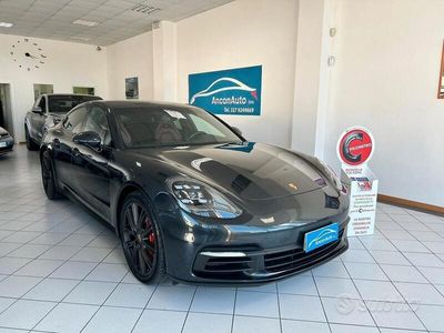 Porsche Panamera 4S