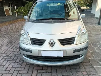 Usata Renault Modus 75 CV (55 kW) 2006 Grigio Monovolume