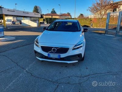 Usata Volvo V40 120 CV (88 kW) 2017 Bianco Berlina