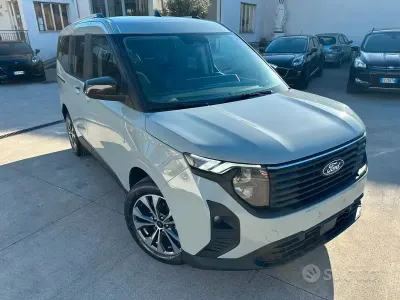 Nuova Ford Tourneo Courier Titanium 125 CV (91 kW) 2026 Grigio Monovolume