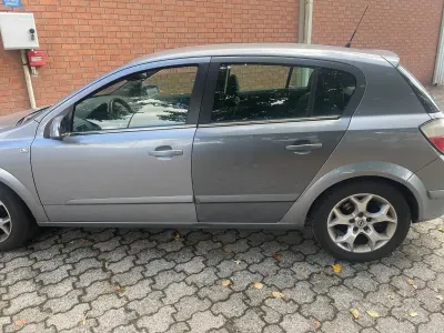 Usata Opel Astra 101 CV (74 kW) 2004 Grigio Berlina