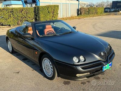 Usata Alfa Romeo Spider 192 CV (141 kW) 1998 Nero Cabrio