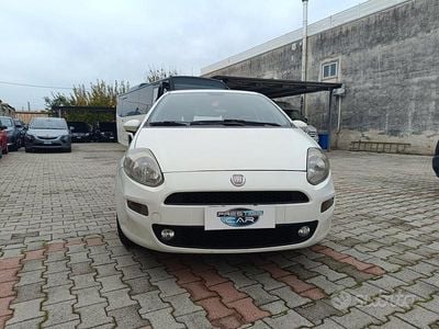 Usata Fiat Punto Street 75 CV (55 kW) 2014 Bianco Berlina