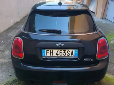 Usata Mini One D 95 CV (69 kW) 2017 Nero Utilitaria