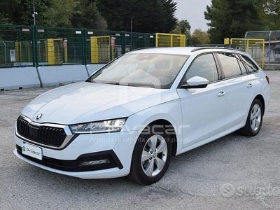 Usata Skoda Octavia Executive 116 CV (85 kW) 2022 Bianco Station wagon