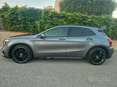 Usata Mercedes GLA220 170 CV (125 kW) 2018 Grigio SUV