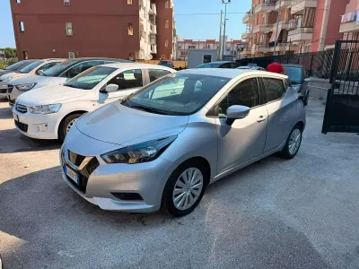 Usata Nissan Micra Acenta 92 CV (67 kW) 2022 Argento Utilitaria