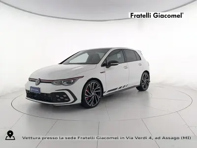 Używany VW Golf VIII GTI 245 KM (180 kW) 2023 Biały Sedan/Limuzyna