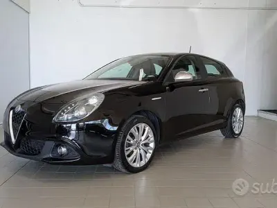Usata Alfa Romeo Giulietta Super 120 CV (88 kW) 2018 Utilitaria