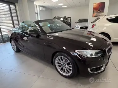 Usata BMW 218 Luxury Line 150 CV (110 kW) 2016 Marrone Cabrio