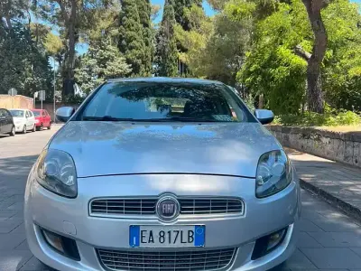Usata Fiat Bravo 105 CV (77 kW) 2011 Grigio Utilitaria