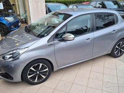 Usata Peugeot 208 Active 83 CV (61 kW) 2019 Grigio Utilitaria