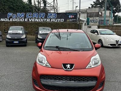 Usata Peugeot 107 68 CV (50 kW) 2010 Arancione Utilitaria