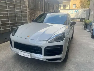 Usata Porsche Cayenne Platinum Edition 340 CV (250 kW) 2022 Grigio SUV