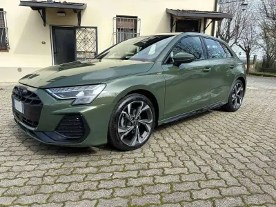 Usata Audi A3 S-Line 150 CV (110 kW) 2025 Verde Berlina