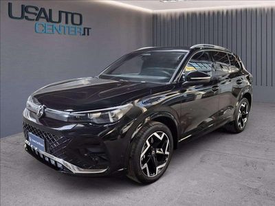 Usata VW Tiguan R-line 150 CV (110 kW) 2024 Grenadill black metallizzato SUV