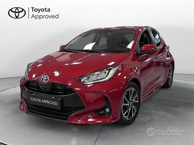 Rosso Usata 2022 Toyota Yaris Hybrid Trend Berlina | 17.400 € (Buon prezzo)