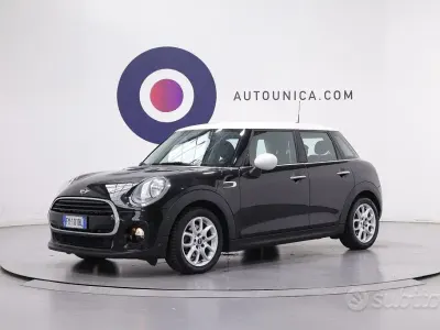Usata Mini Cooper 136 CV (100 kW) 2017 Nero Utilitaria