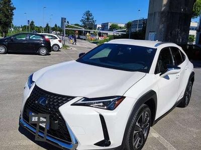 Lexus UX 250h